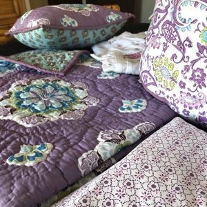 Pottery Barn Crib Bedding Set